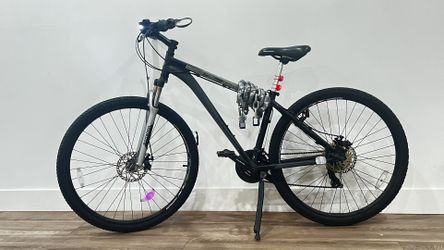 Shwinn Mountain bike In Pristine condition