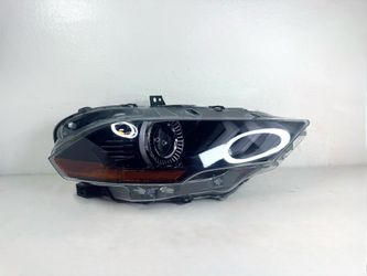 2018 - 2023 FORD MUSTANG RH PASSENGER SIDE HEADLIGHT OEM