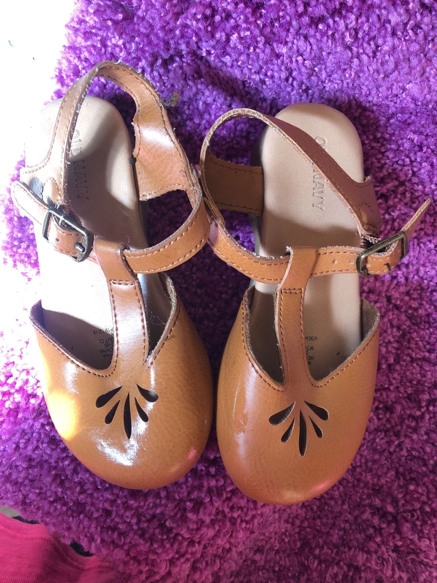 Girls old navy clogs