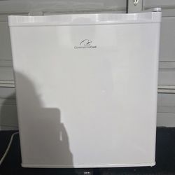 Mini Fridge/ Freezer