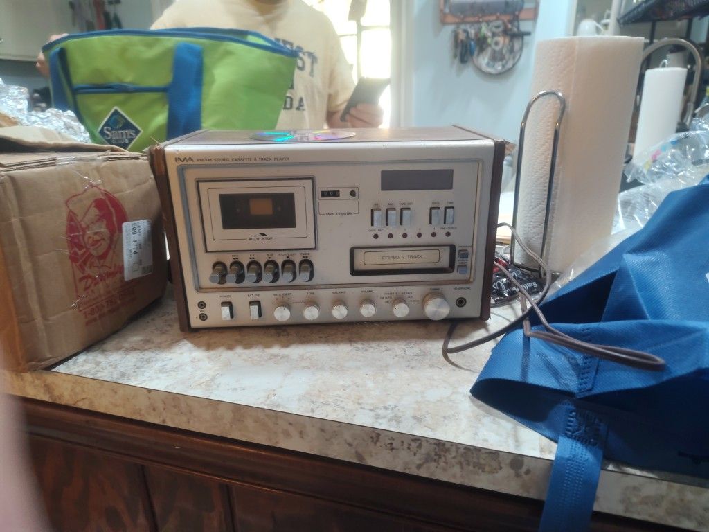 AM FM Stereo Cassette 8-track