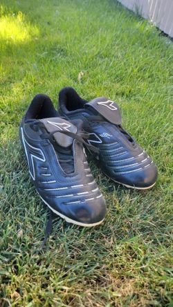 Kids Soccer Shoes