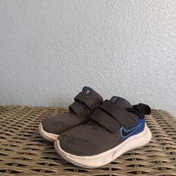 Toddler Nike Size 6c Wide 