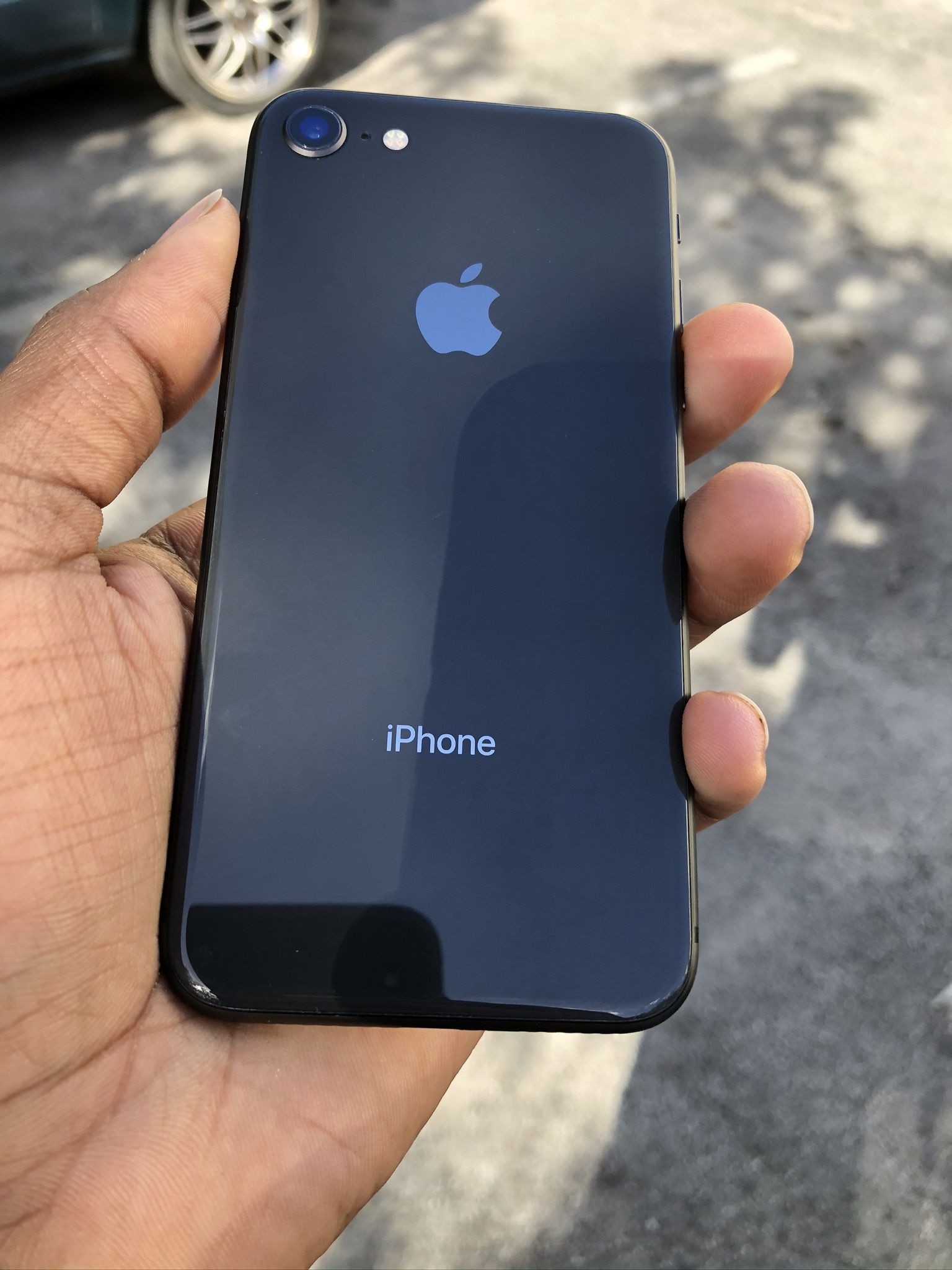 UNLOCKED IPHONE 8/ SEE DESCRIPTION
