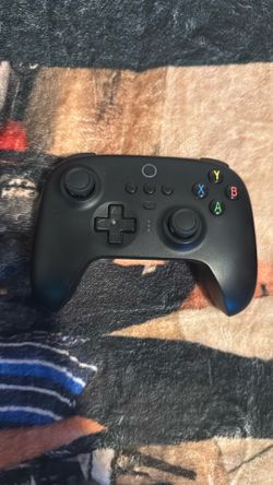 Pro controller for mobile gaming