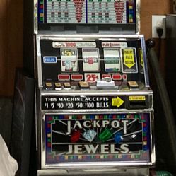 Vintage Jackpot Jewels Casino Slot Machine