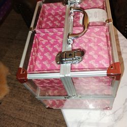 Barbie Six Tray Can'tilever Makeup Box With Keys