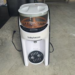 Baby Brezzs Formula Dispenser