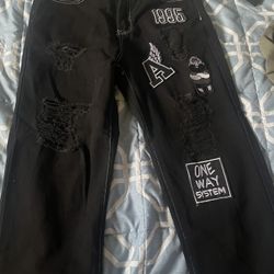 Graphic Black Riped Jeans