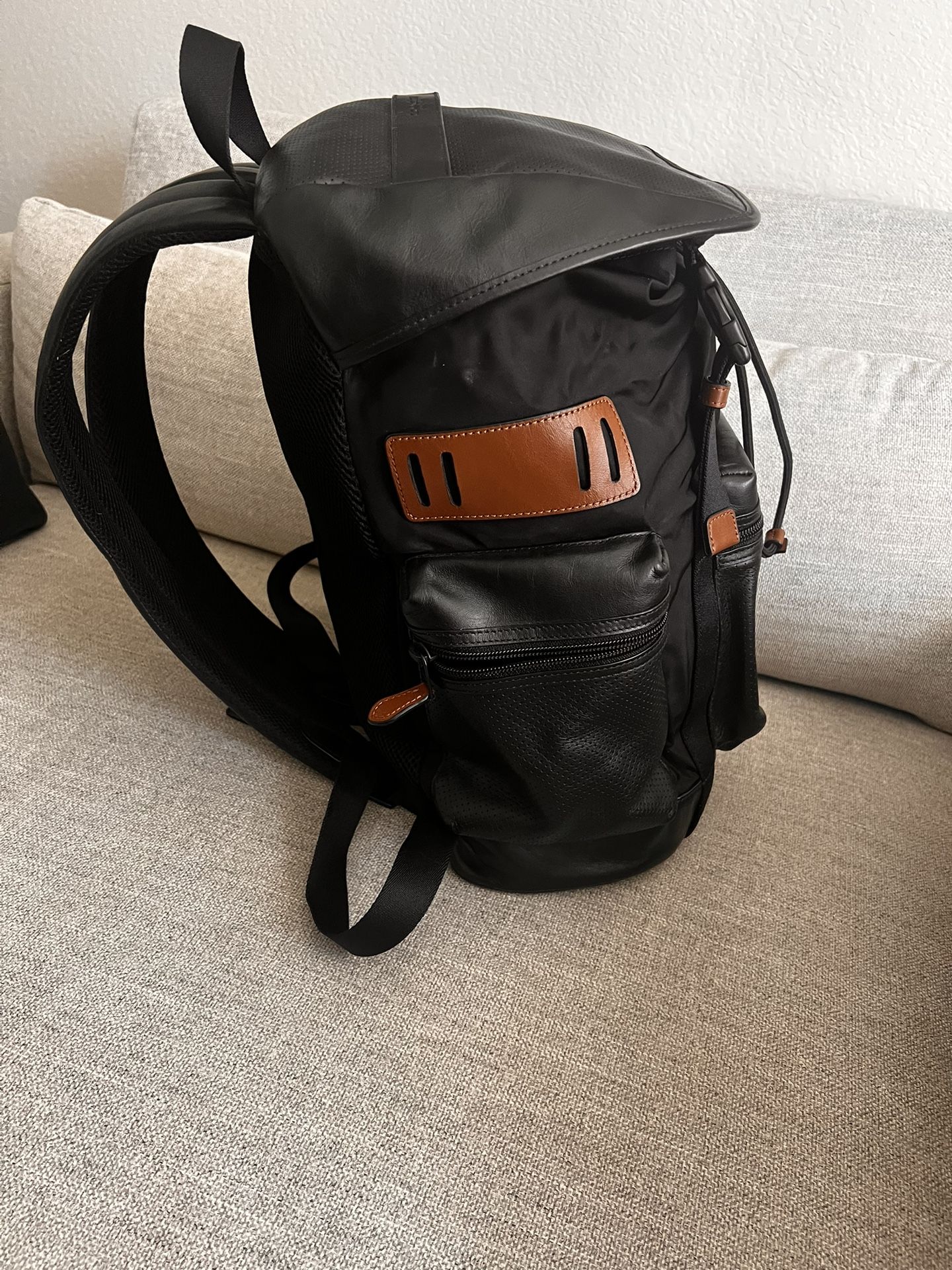 Coach Black Leather & Nylon Backpack – Stylish & Functional