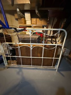 King metal head and foot board