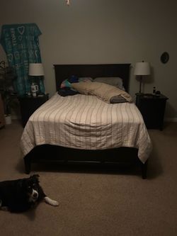 Queen Bedroom Set – 5 Piece Set