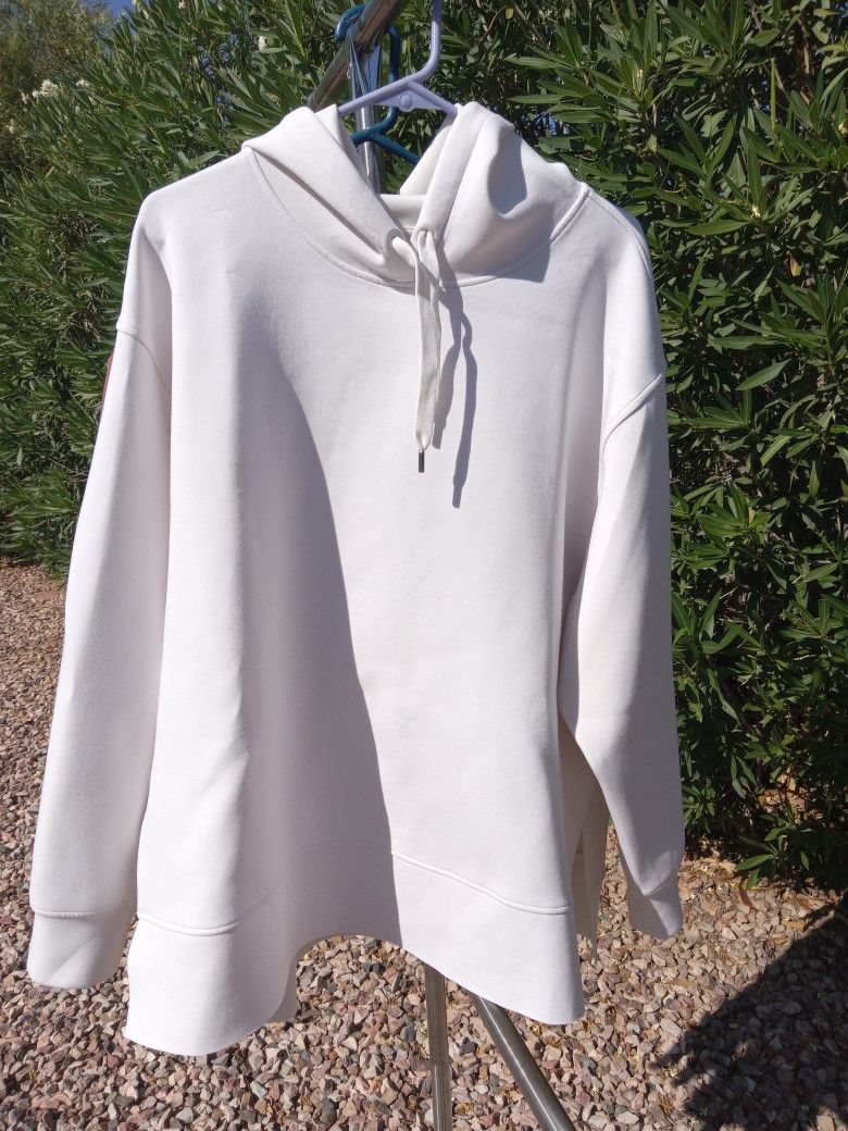 Calla Hoodie