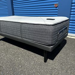 Twin Adjustable Bed Twin XL Simmons Beautyrest Bed ! Power Bed ! Movable Bed ! Motorized Bed ! Free Delivery