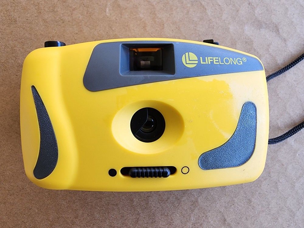Lifelong Vintage SC-917 35mm Camera (1990's)
price is per camera