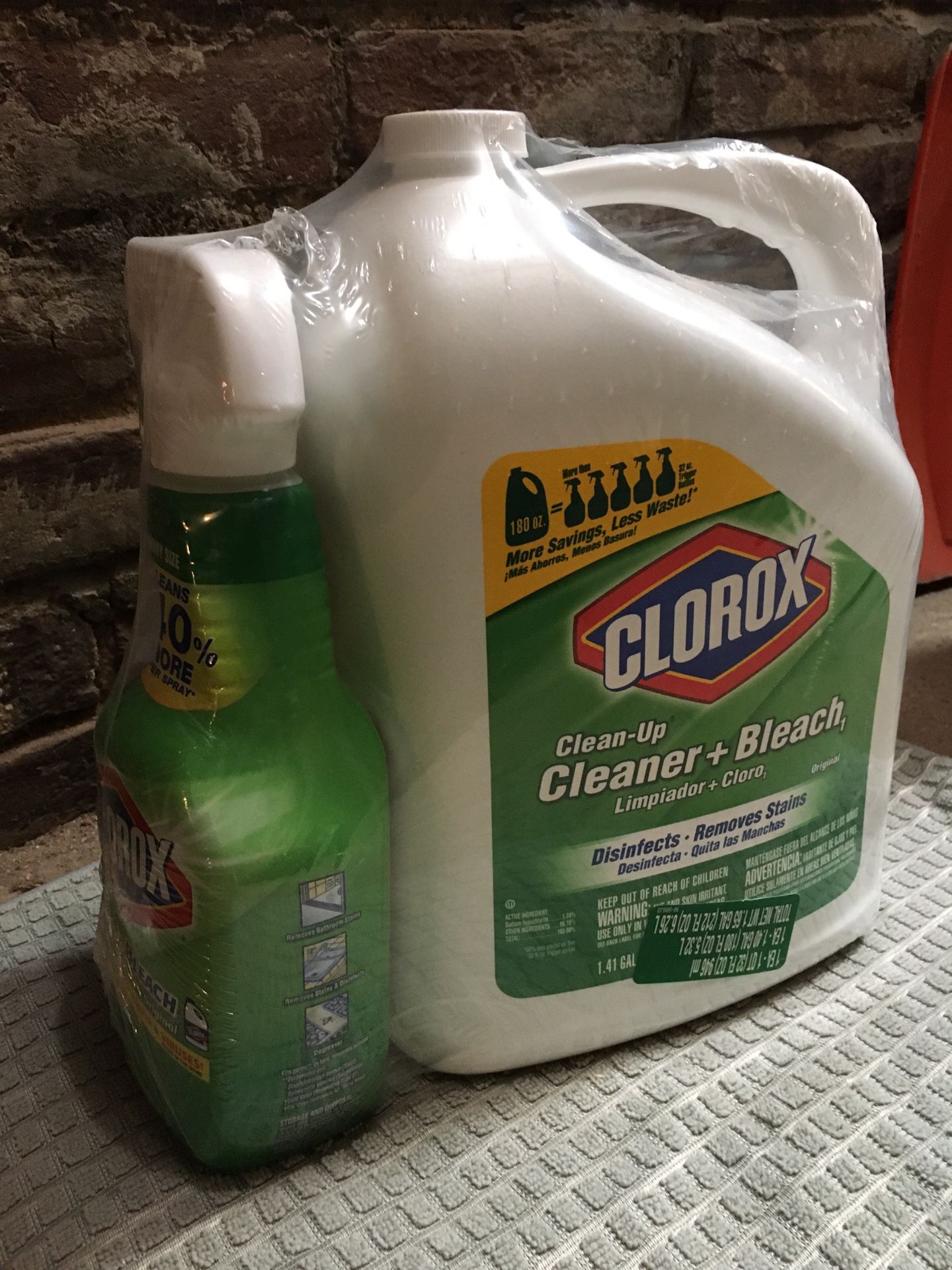 Clorox cleanup cleaner + bleach bundle