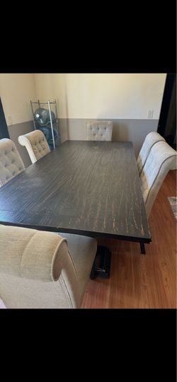 Dinning table and 6 chairs
