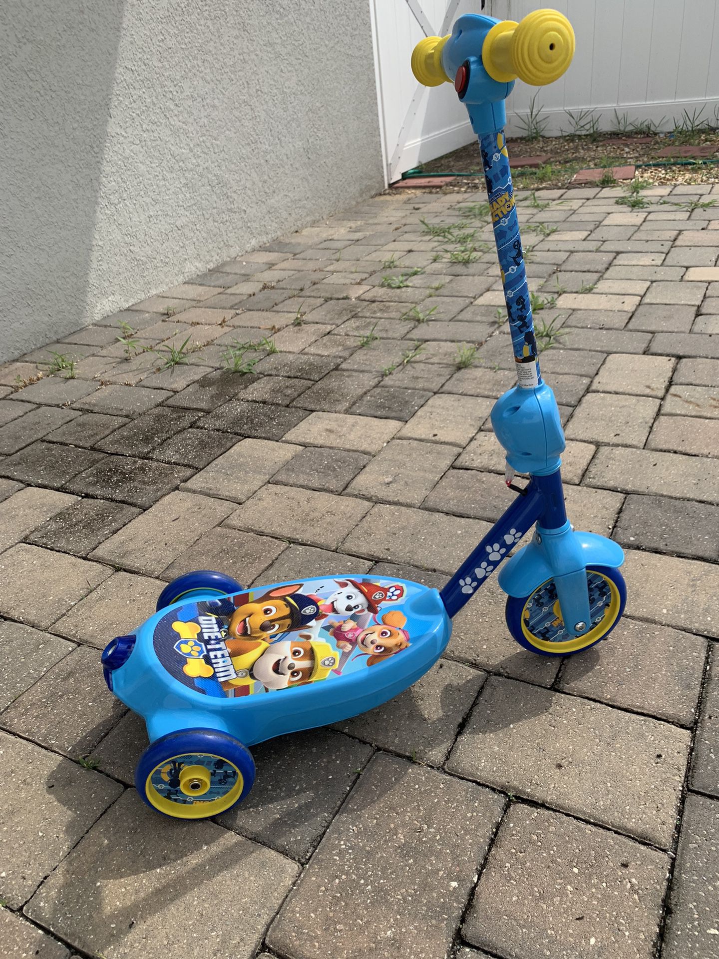 Paw Patrol Electric Scooter Bubbles With Charger 