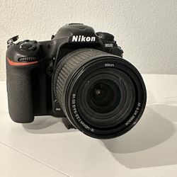 Nikon D500 