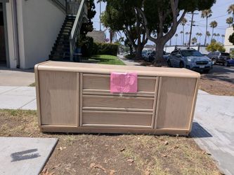 FREE dresser South O corner of Kelly and Freeman