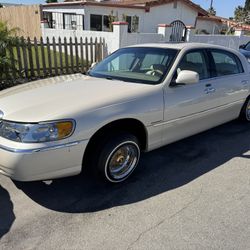 2002 Lincoln Town Car Fs/ft