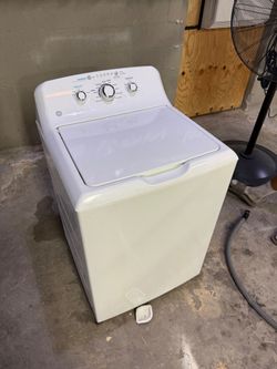GE Washer, washing machine, Clean, tested and ready to go. You may test at my location.
60 day warranty on all appliances. (If it stops working bring