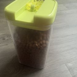 Pet Food Container 