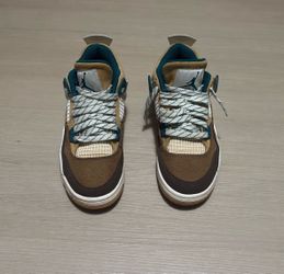 Jordan 4’s Cacao Wow Youth Size 4.5 With box