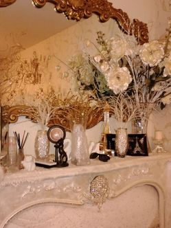 Beautiful Victorian lacey crystal decor
