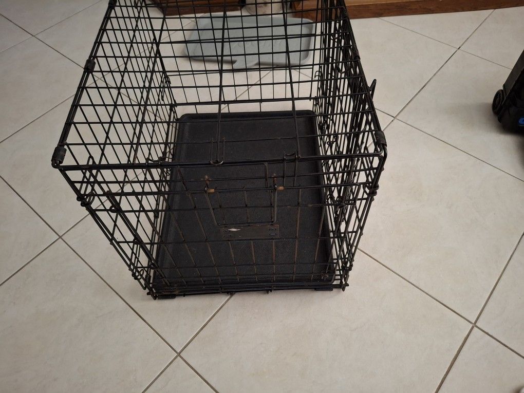 24x20x17 Cage Med To Small Dog We Had A Pomsky In It