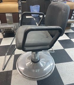 Salon chair