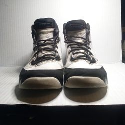 Air Jordans US 1  Kids Youth( 401811-140) Retro White And Black Laced Up Sneakers 