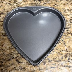 Wilton Heart-Shaped Nonstick Cake / Cookie Pan 