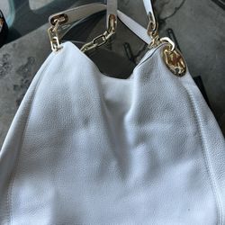 Like New Michael Kors leather purse