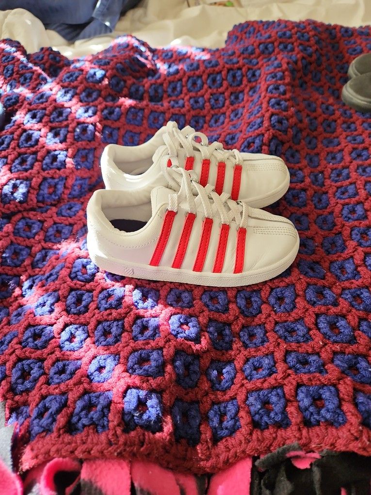 K Swiss Size 10C White/ Red/ Navy In Excellent Condition $25