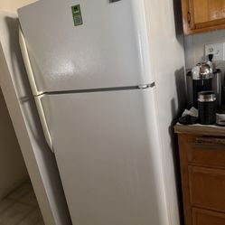 Frigidaire Refrigerator 