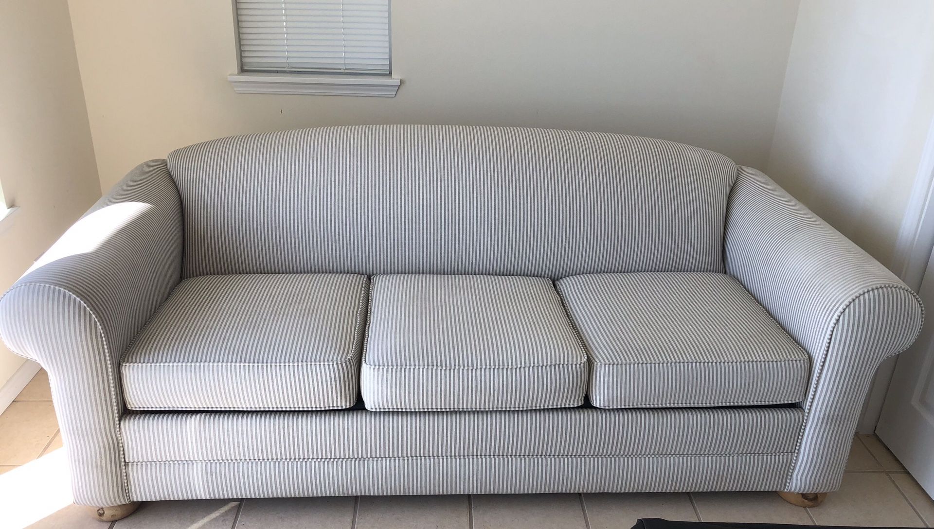 FREE Couch Sofa Sleeper HideaBed for Sale in Greenbank, WA OfferUp