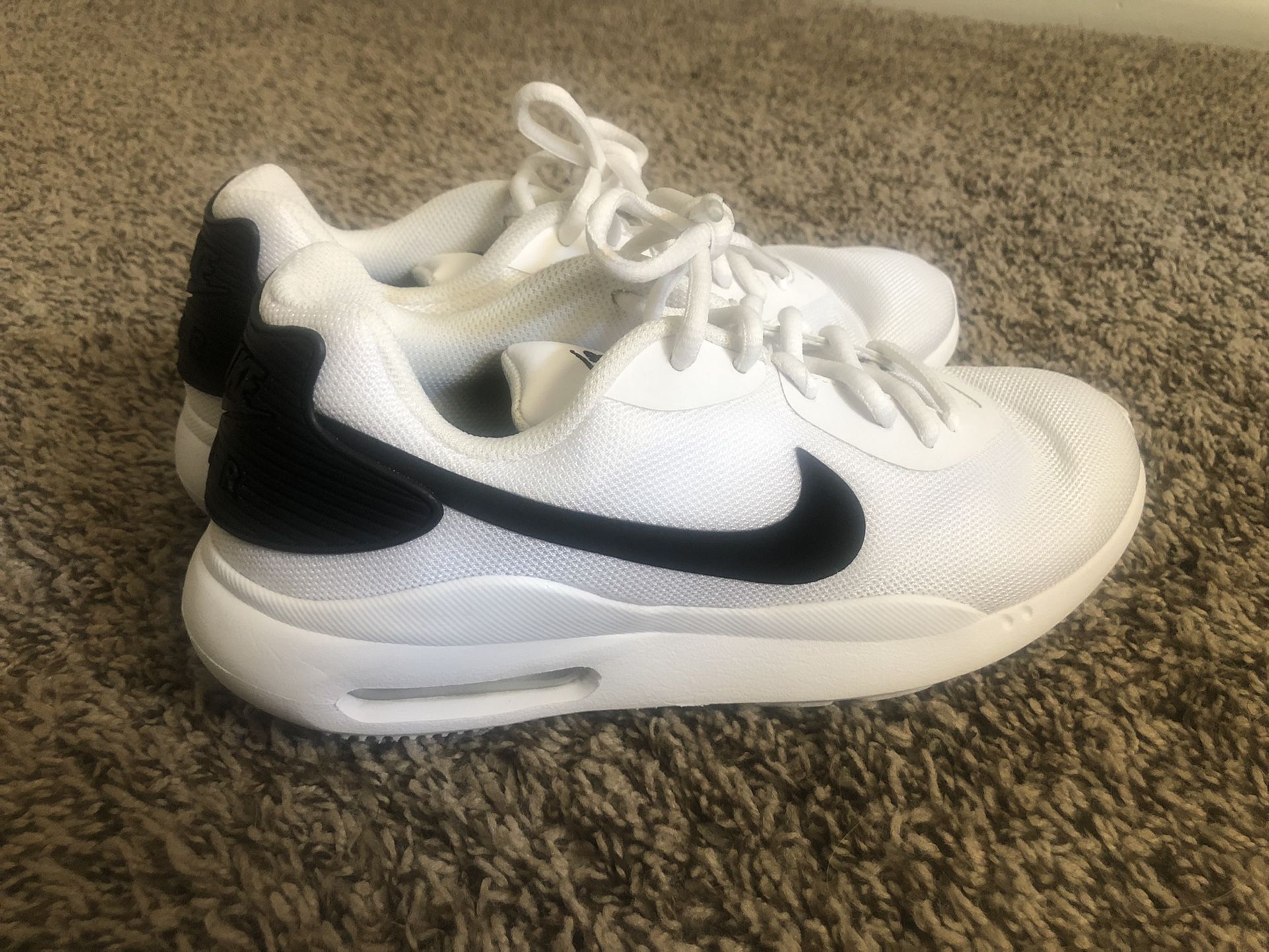 Nike Women's Air Max Oketo Sneaker White Black Size
