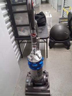 Dyson d14 vacuum cleaner