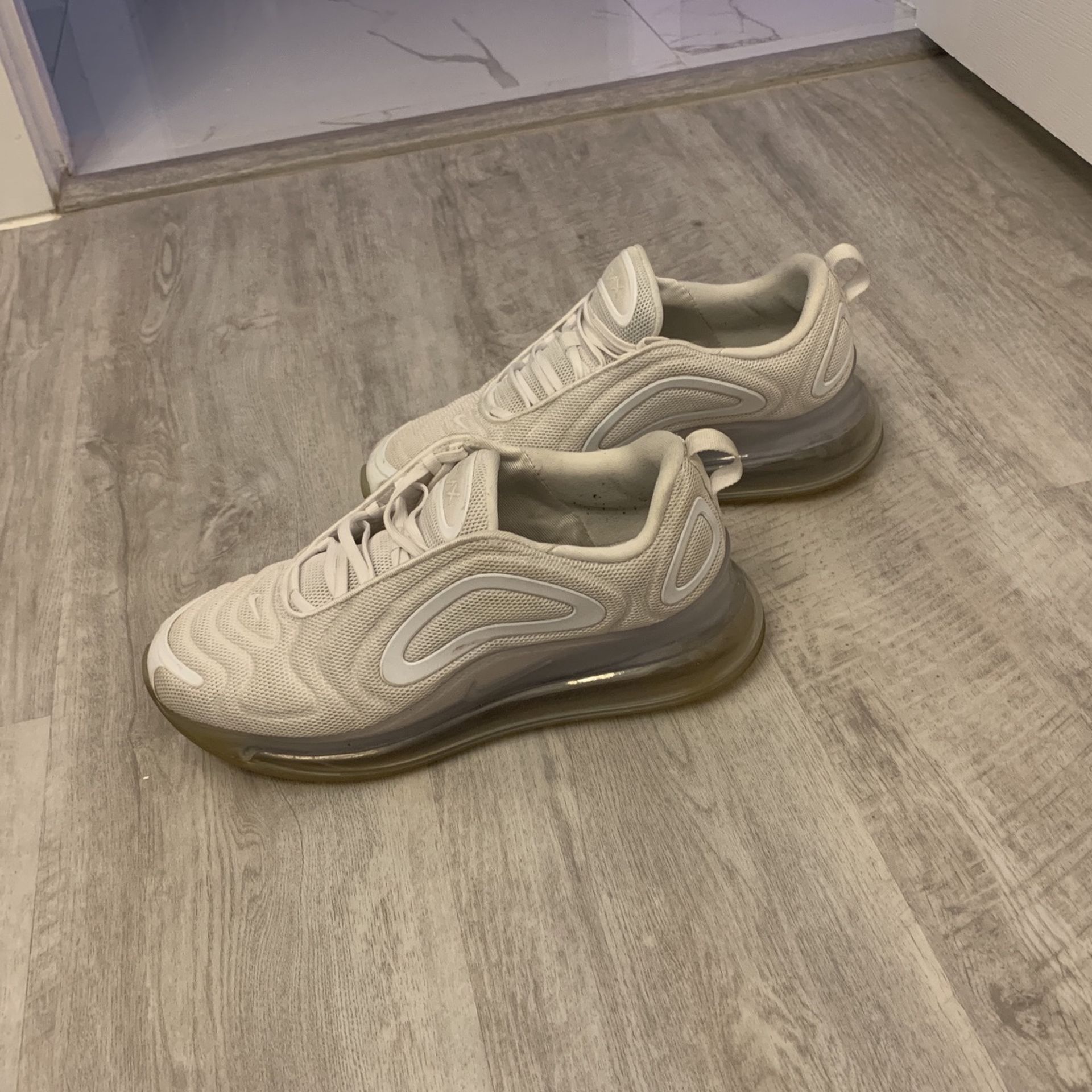Air max 720 SIZE 8.5