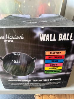 Omar Hardwick fitness wall ball. 10 lbs
