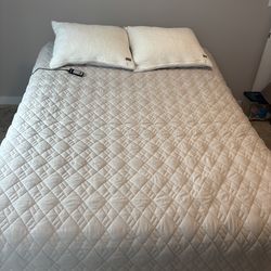 Barely used Guest room posterpedic bed w/remote frame