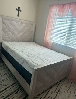 Bed set size full : bed frame, mattress and base