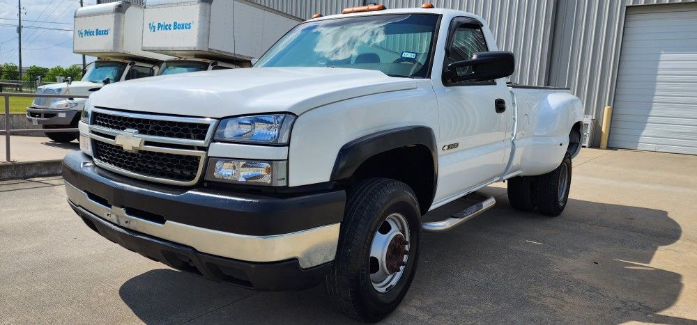 Chevy Silverado Dually 