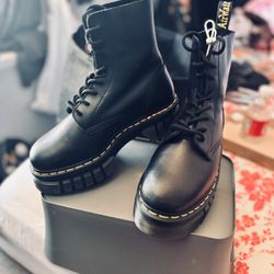 *NEW* Dr. Martens (W) Audrick 8-eye Boot