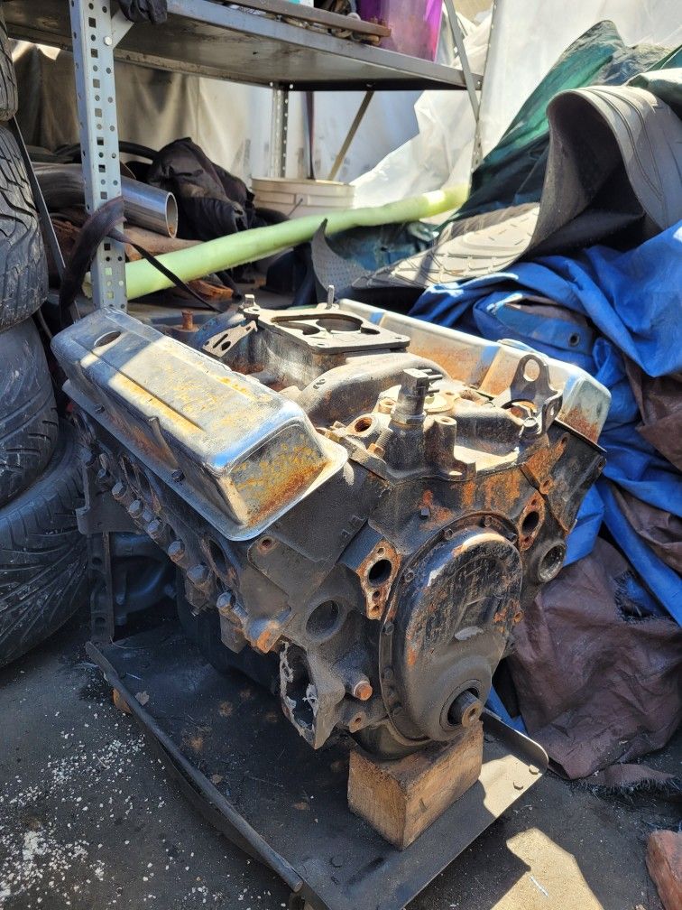 Chevy 305 Engine Out Of Early 80's Blazer