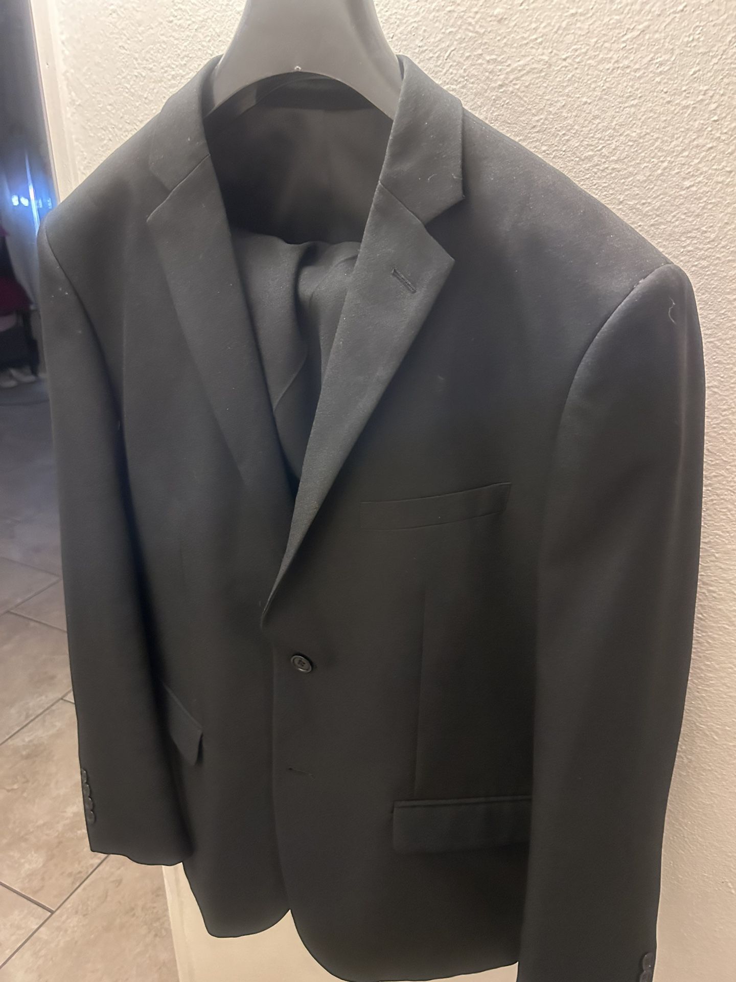 Men’s Suit / Traje De Hombre 