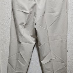 Ralph Lauren Andrew pant Men 32x33 Adul kakie color polo chino**Flat Front Stretch Classic fit style 
Excellent condition 
No rips or stains 
100% cot