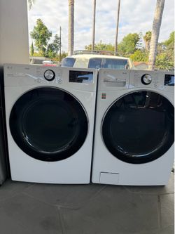 Like new lg thin Q washer and gas dryer