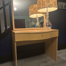 Large Makeup Table, With Mirror And Lamp 